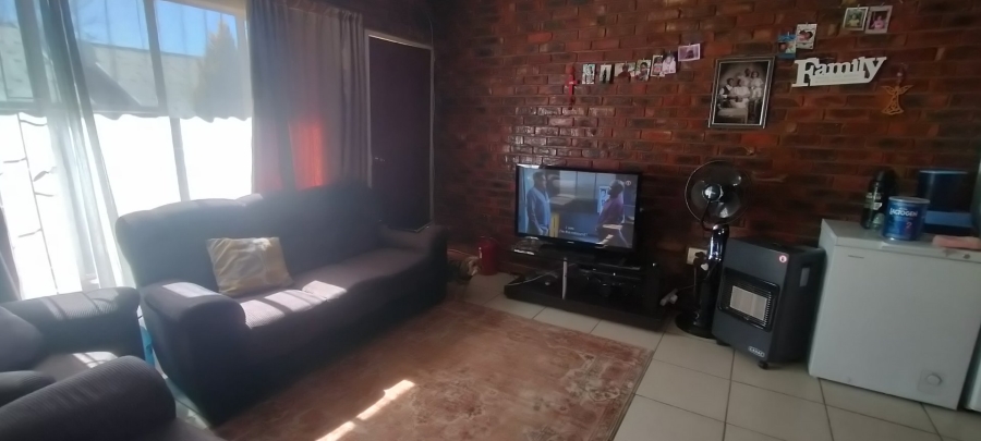 2 Bedroom Property for Sale in Uitsig Free State